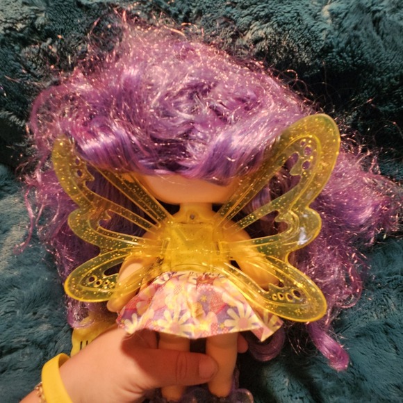 Baby Alive: GloPixies Siena Sparkle Doll Purple Hair With 3 Accessories‎ - Picture 2 of 6